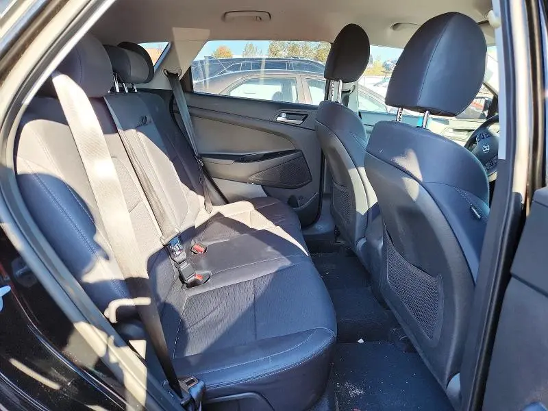 2020 HYUNDAI TUCSON SE  