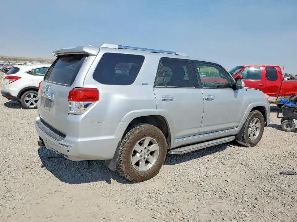 2013 TOYOTA 4RUNNER SR5  