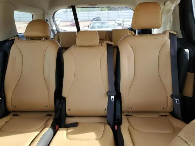 2024 KIA CARNIVAL LX  
