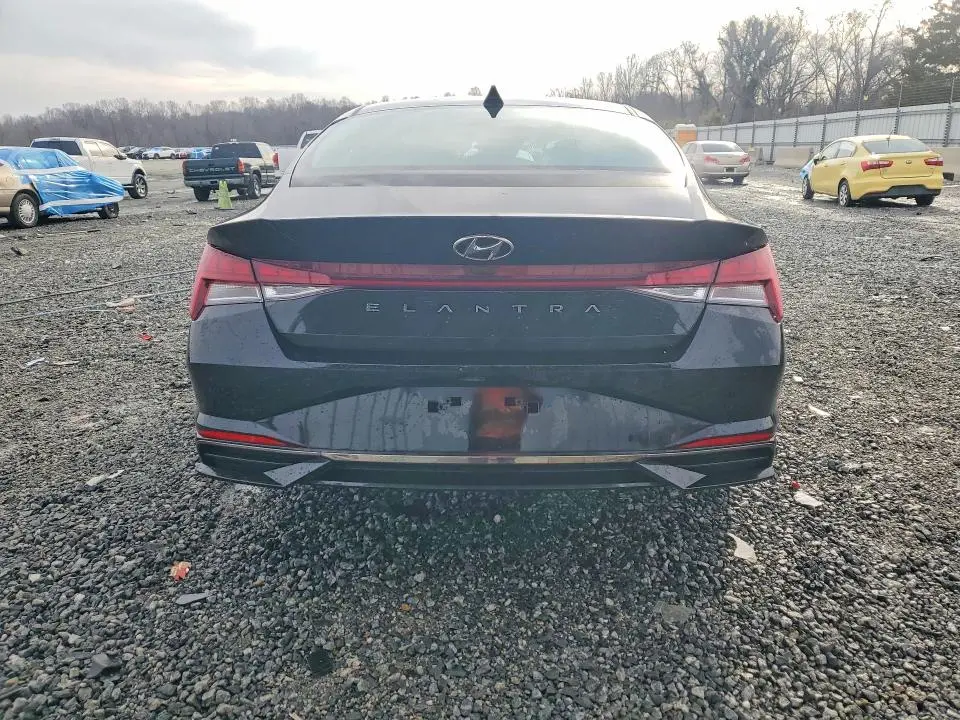 2021 HYUNDAI ELANTRA SEL  