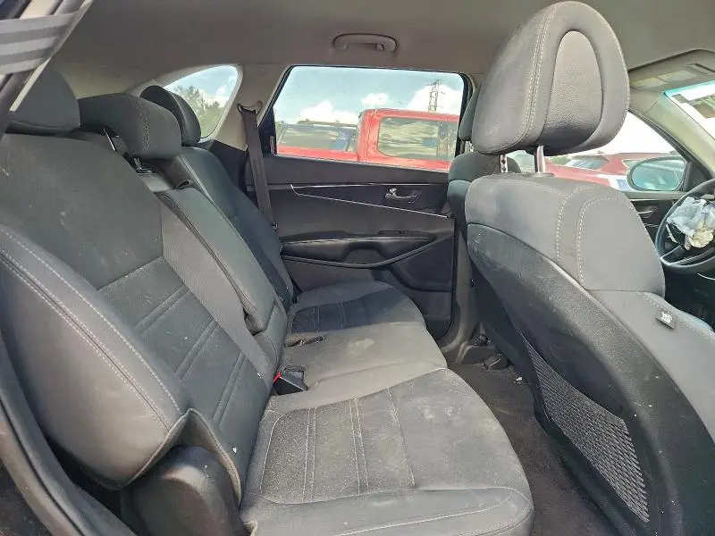 2016 KIA SORENTO LX  