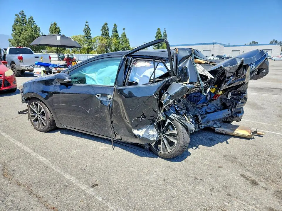 2019 TOYOTA COROLLA SE  