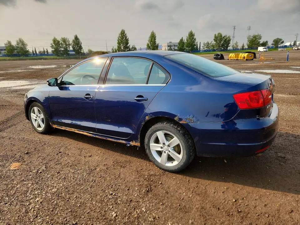 2011 VOLKSWAGEN JETTA SE  