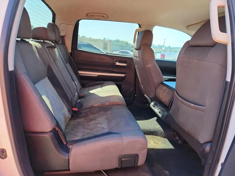 2016 TOYOTA TUNDRA CREWMAX SR5  