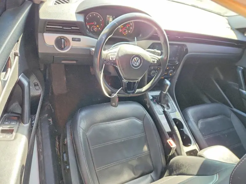 2021 VOLKSWAGEN PASSAT SE  