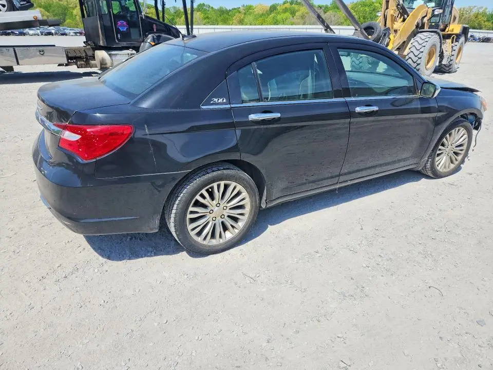 2011 CHRYSLER 200 LIMITED  