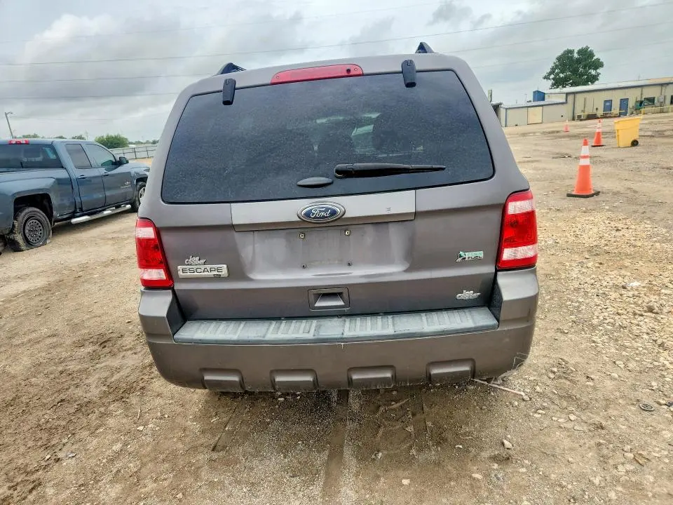 2011 FORD ESCAPE XLT  