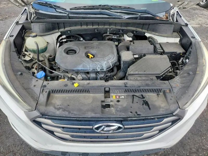 2016 HYUNDAI TUCSON SE  