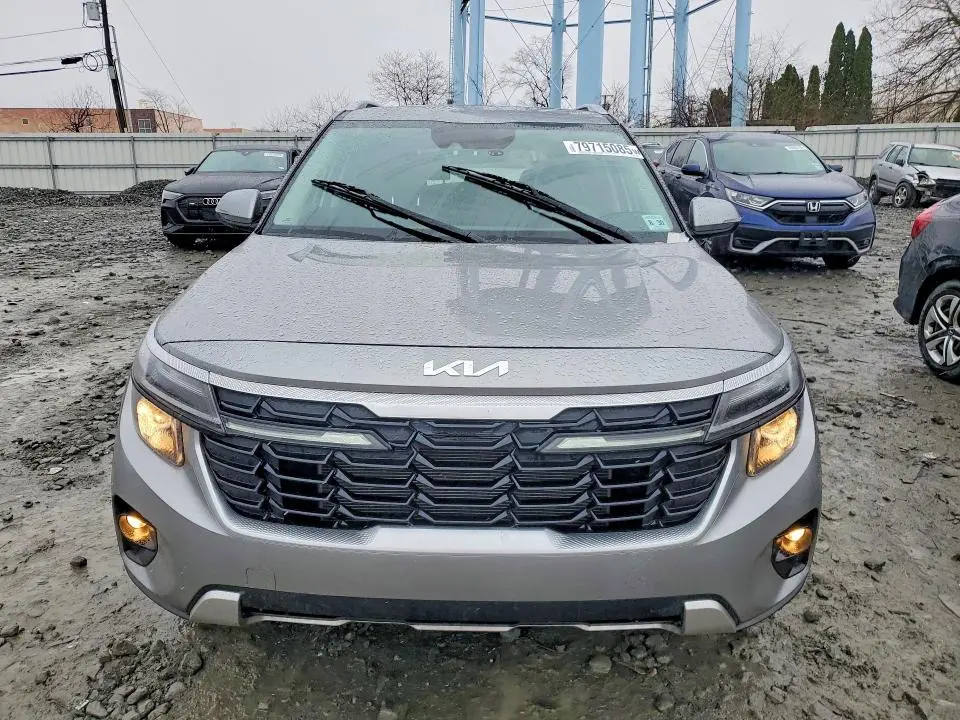 2025 KIA SELTOS EX  
