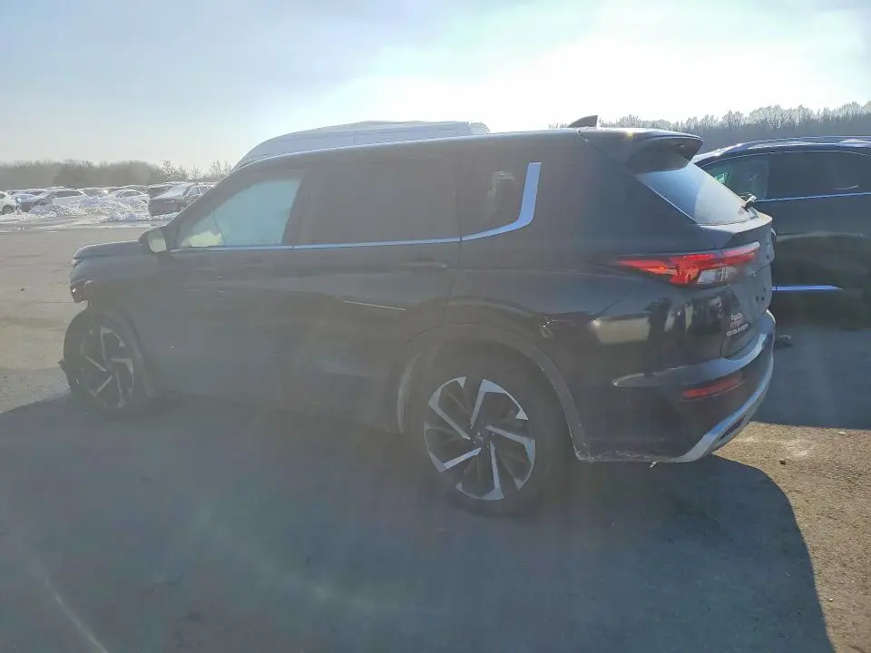 2022 MITSUBISHI OUTLANDER SE  