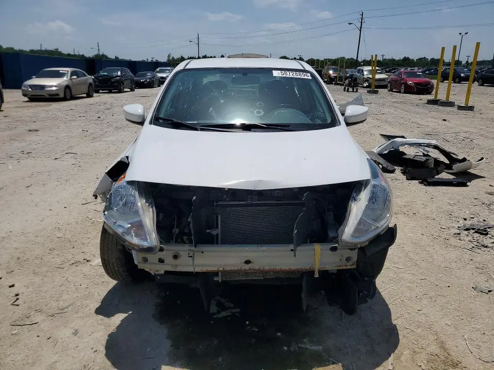 2019 NISSAN VERSA SV  