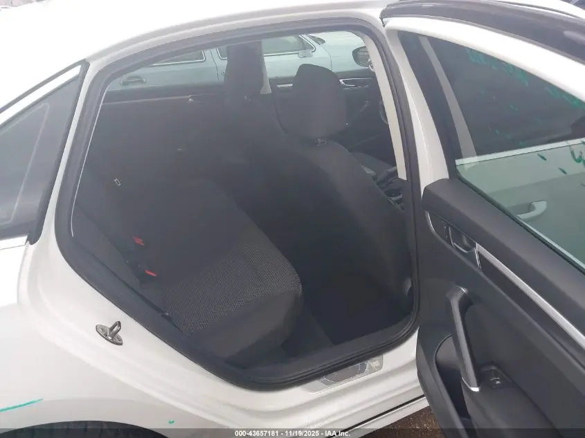 2016 VOLKSWAGEN PASSAT 1.8T R-LINE