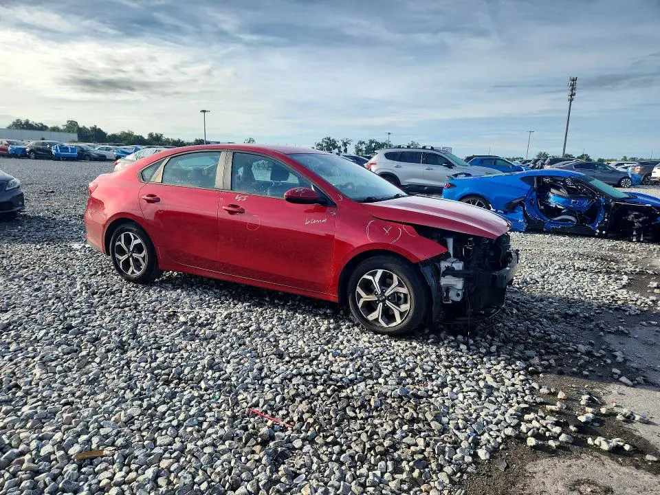 2021 KIA FORTE LXS  