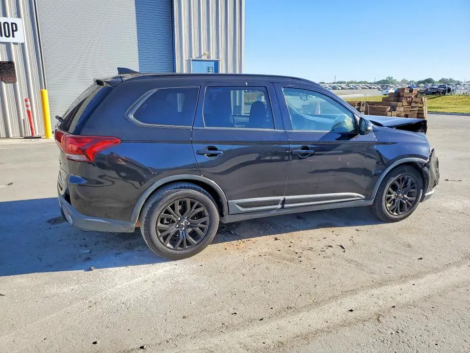 2019 MITSUBISHI OUTLANDER SE  