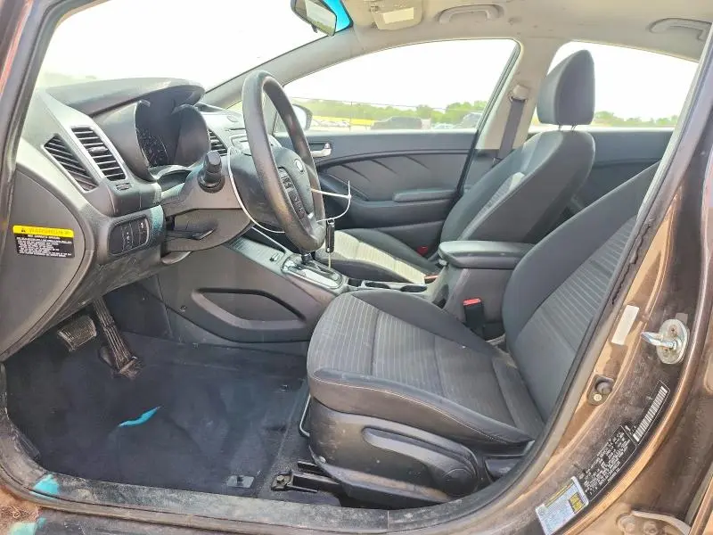 2017 KIA FORTE LX  