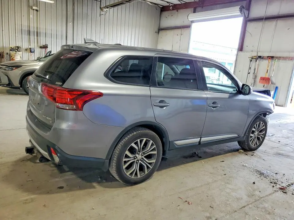 2017 MITSUBISHI OUTLANDER SE  