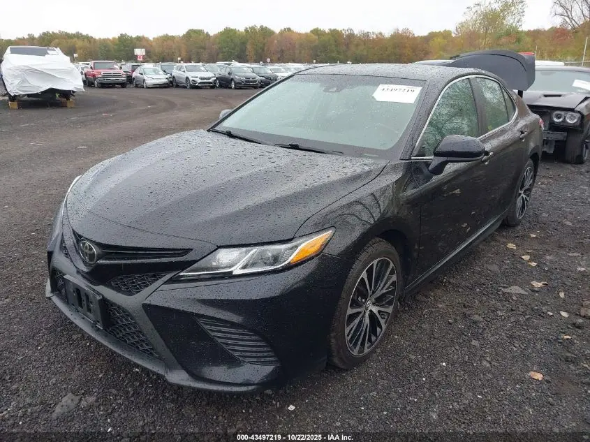 2018 TOYOTA CAMRY SE