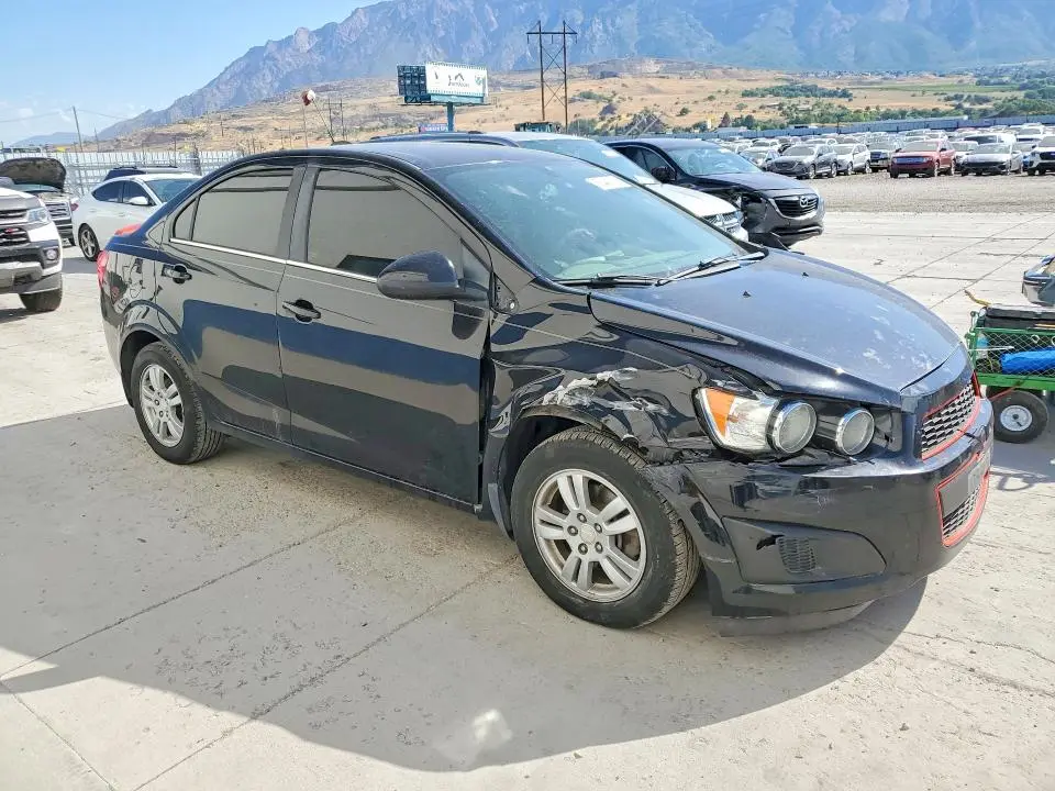 2016 CHEVROLET SONIC LT  