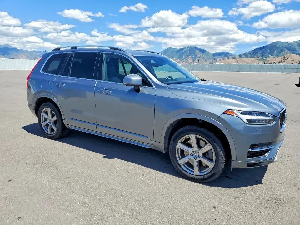 2016 VOLVO XC90 T8  