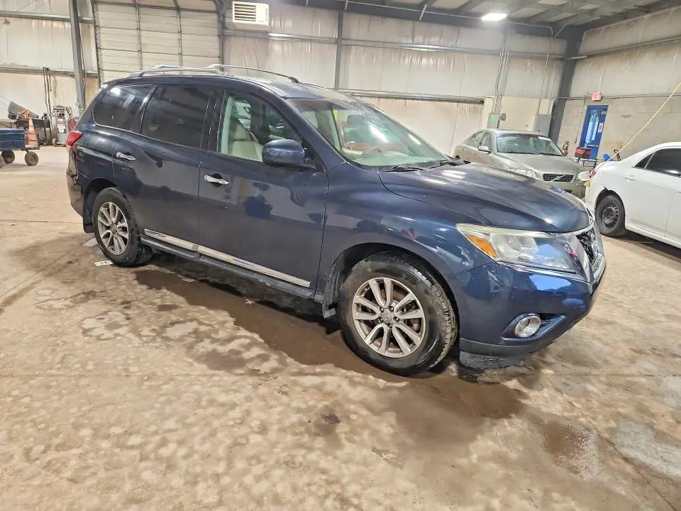 2015 NISSAN PATHFINDER SL  