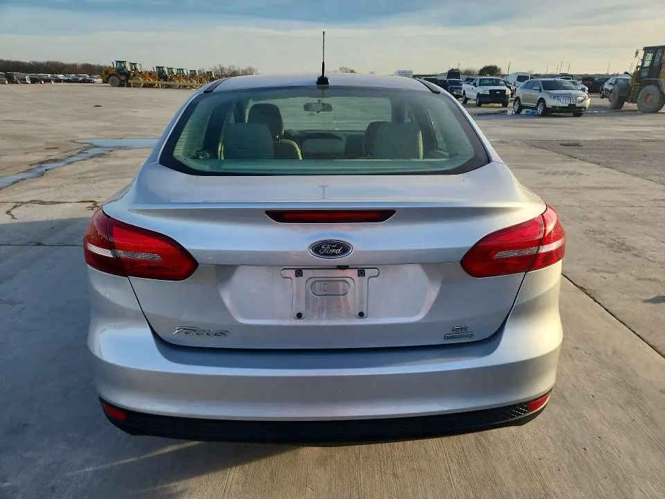 2017 FORD FOCUS SE  
