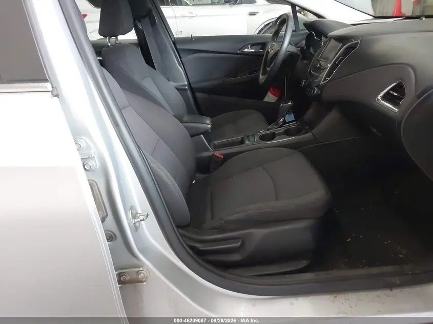 2018 CHEVROLET CRUZE LT AUTO