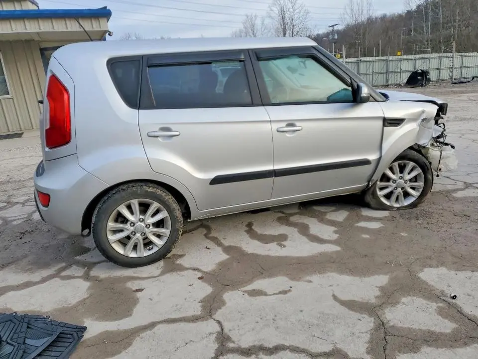2013 KIA SOUL +  