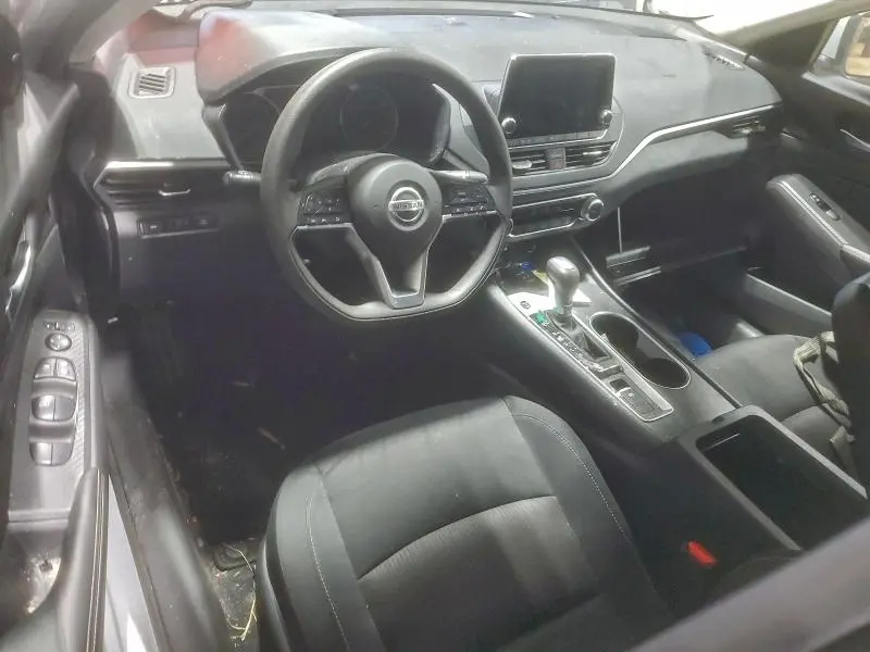2022 NISSAN ALTIMA SV  