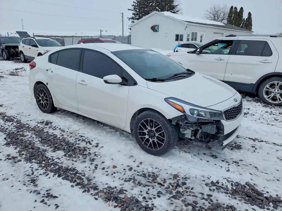 2017 KIA FORTE LX  