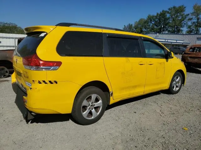 2011 TOYOTA SIENNA LE  