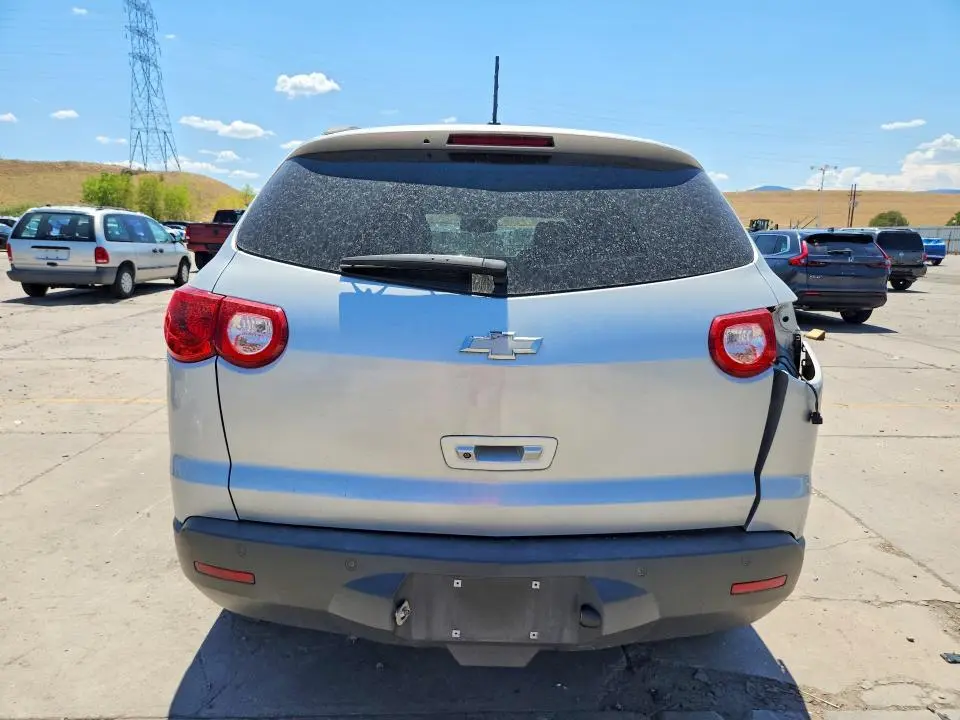 2010 CHEVROLET TRAVERSE LT  