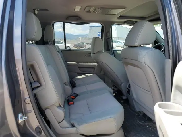 2015 HONDA PILOT SE  