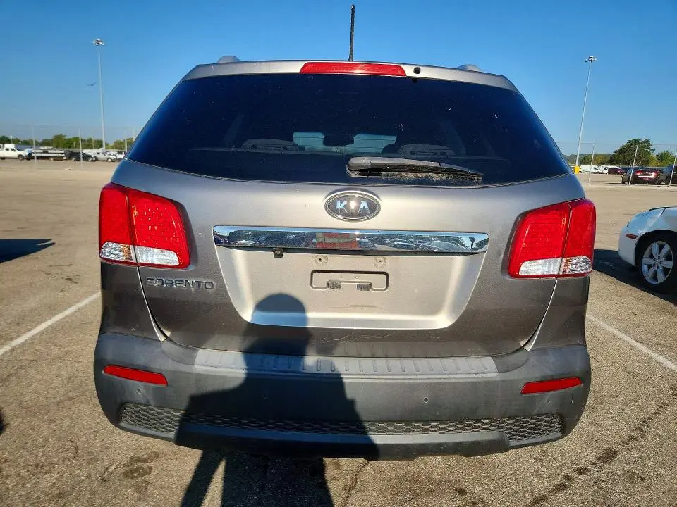 2011 KIA SORENTO LX  