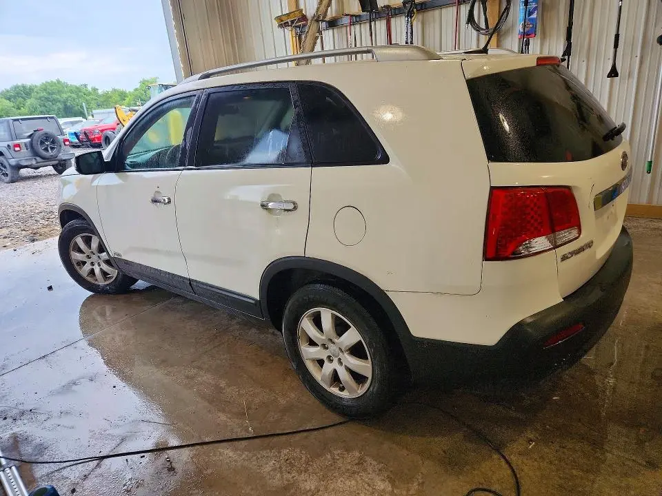 2013 KIA SORENTO LX  
