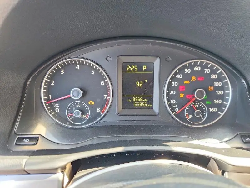 2010 VOLKSWAGEN JETTA   