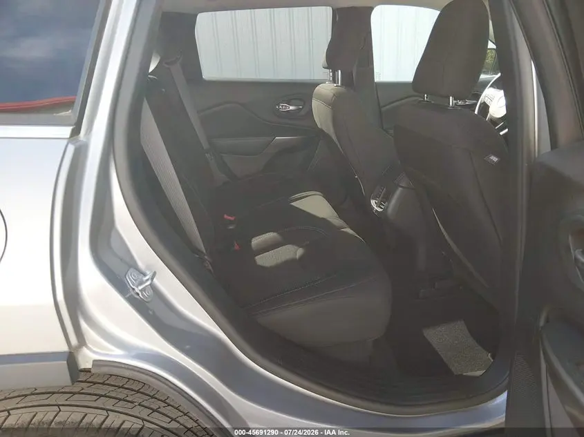 2019 JEEP CHEROKEE LATITUDE 4X4