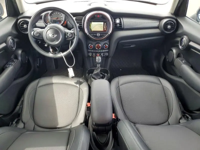 2018 MINI COOPER   