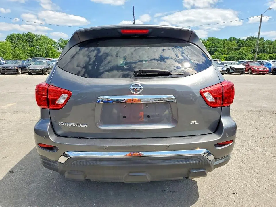 2018 NISSAN PATHFINDER SL  