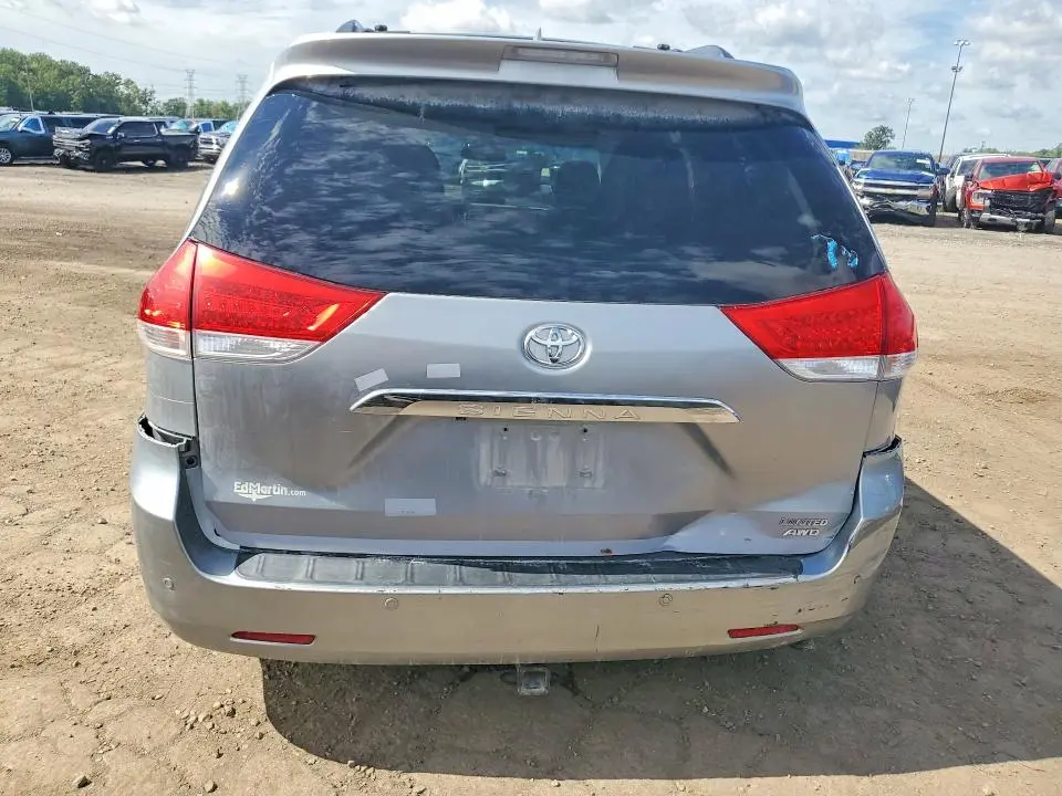 2011 TOYOTA SIENNA LIMITED 7-PASSENGER  