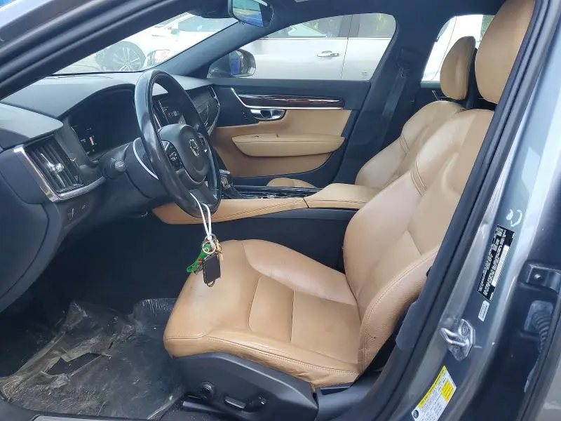 2018 VOLVO S90 T5 MOMENTUM  