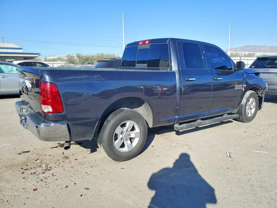 2016 RAM 1500 SLT  