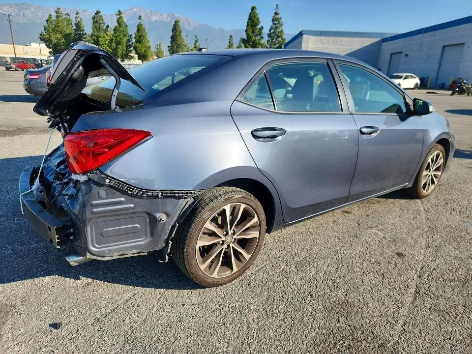 2017 TOYOTA COROLLA SE  