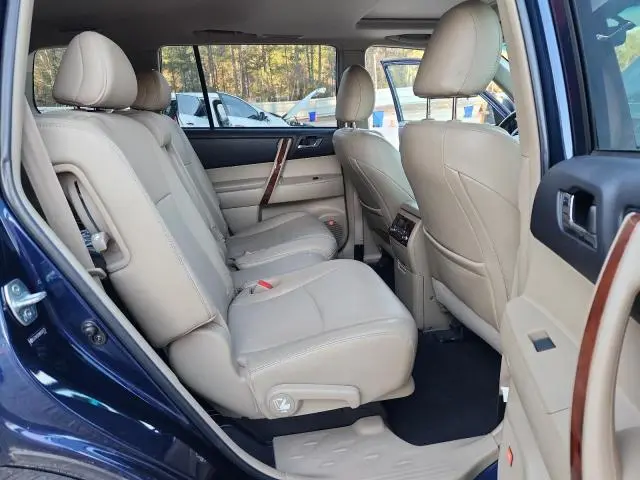 2011 TOYOTA HIGHLANDER LIMITED  