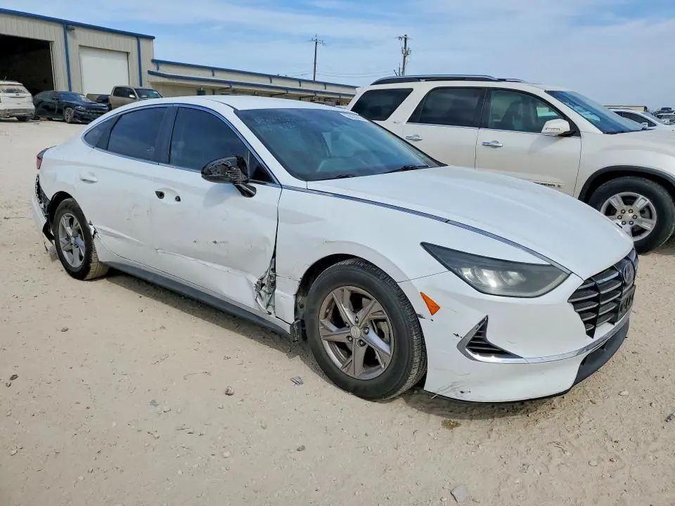 2022 HYUNDAI SONATA SE  