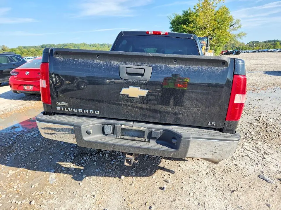 2011 CHEVROLET SILVERADO C1500 LS  