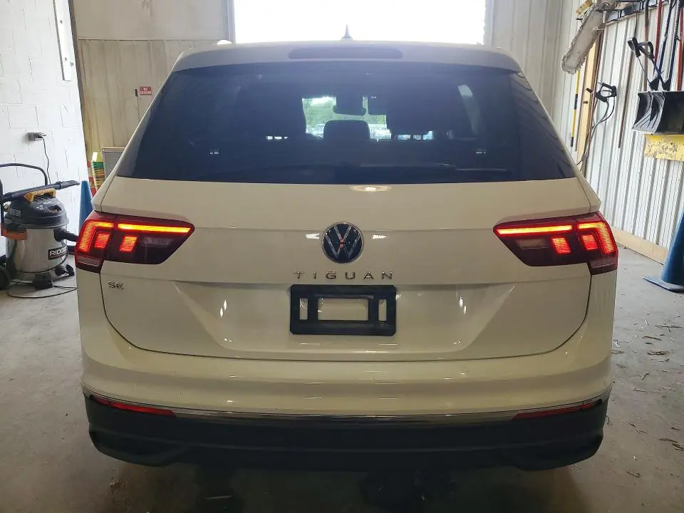 2022 VOLKSWAGEN TIGUAN SE  