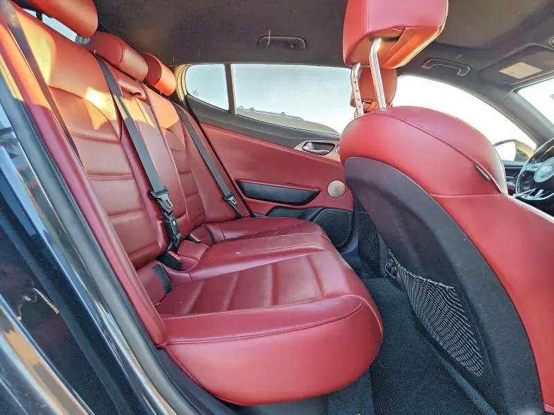 2021 KIA STINGER GT2  