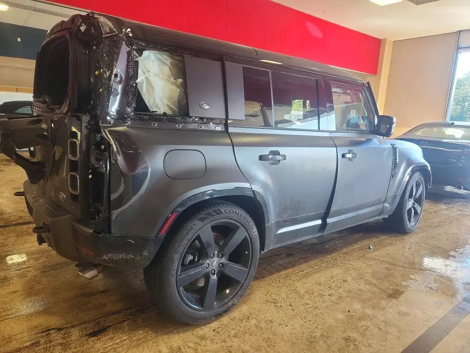 2023 LAND ROVER DEFENDER 110  