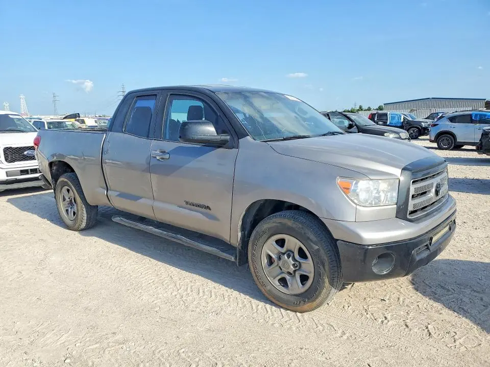 2011 TOYOTA TUNDRA DOUBLE CAB SR5  