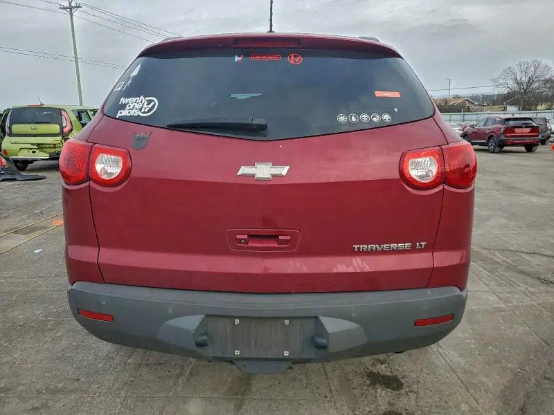 2011 CHEVROLET TRAVERSE LT  